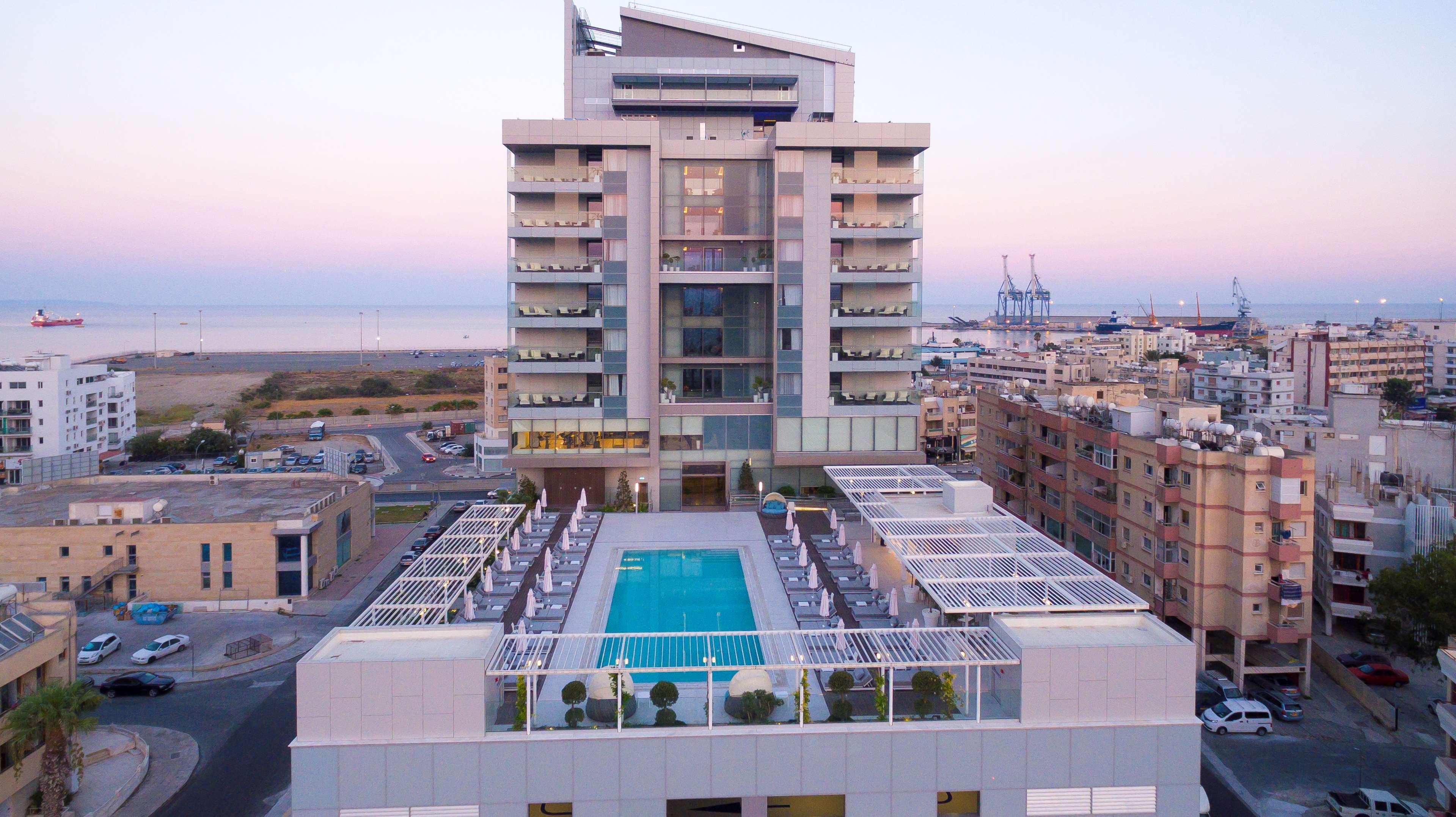 Radisson Blu Hotel, Larnaca Exterior photo