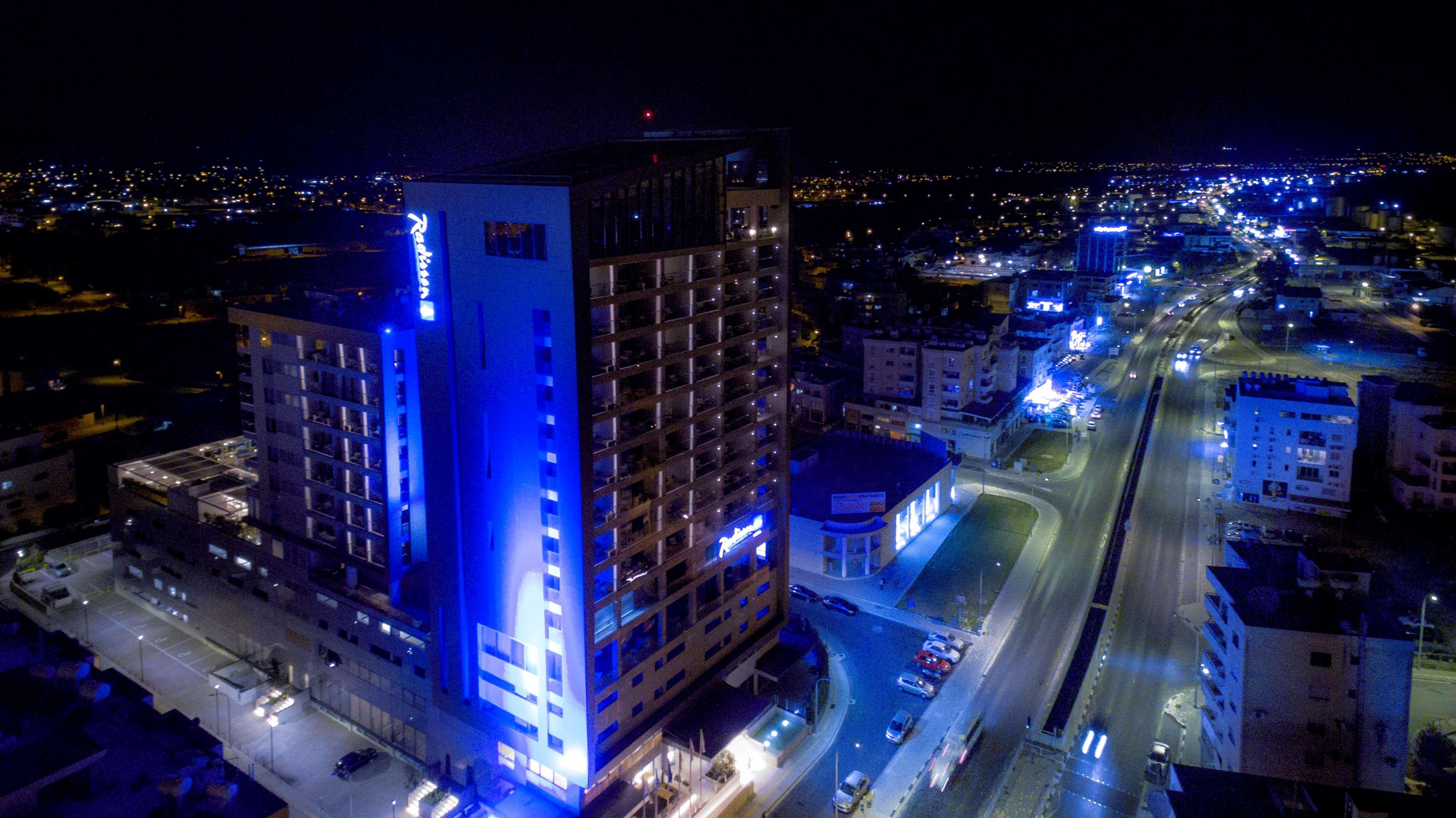 Radisson Blu Hotel, Larnaca Exterior photo